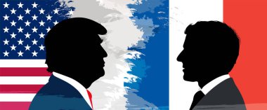Fransa Cumhurbaşkanı Emmanuel Macron ve ABD Başkanı Donald Trump Fransız ve Amerikan bayrakları önünde.