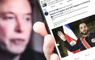 Poltava, Ukrayna - 2 Ocak 2025. Elon Musk Twitter profili
