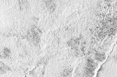 Eski beyaz beton duvar grunge dokusu. Grunge beyaz doku yongaları, çatlaklar, çizikler, yumuşak beyaz grunge.