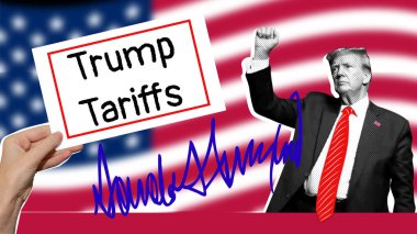 Donald Trump, imzası ve elinde bulanık Amerikan bayrağına karşı Trump Gümrüğü yazan bir tabela var..