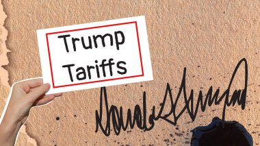 Donald Trump, Amerika Birleşik Devletleri 'nin 47. Başkanı' nı ve Trump Gümrük İdaresi 'ni imzaladı.