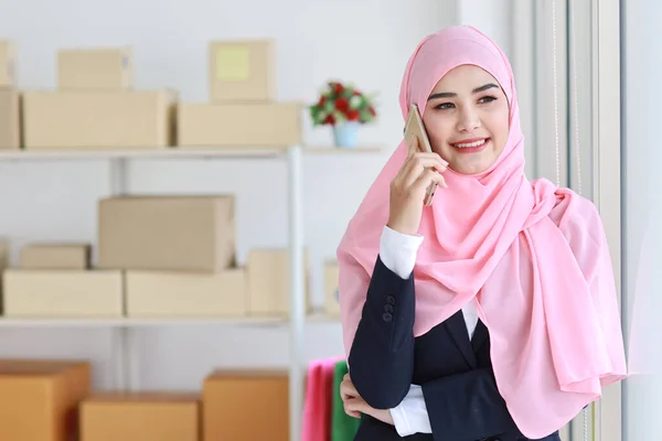 Religious Asian Woman Blue Muslim Suit Pink Shaft Head Standing — Stock Photo, Image