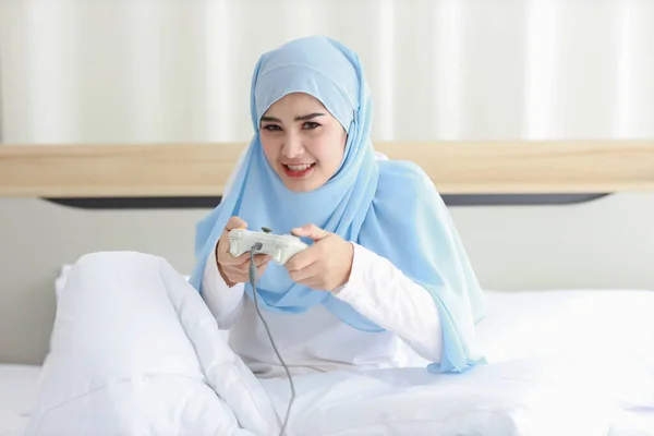 Vdo Game Console Station Concept Active Asian Woman Wearing White — Stock Photo, Image