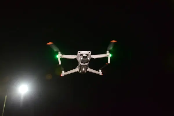 Dron de noche hotsell