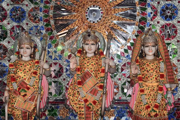 Shri Ram Darbar Lord Rama ve eşi Sita kardeş Lakshman, Hindu dini festivali Dussehra