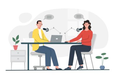 Ses podcast konsepti. Stüdyoda oturan mikroköpüklü ve dizüstü bilgisayarlı kadın ve erkek. İlginç ve yüksek kaliteli içerik üretimi. Radyo sunucuları ve sunucular iş başında. Çizgi film düz vektör çizimi
