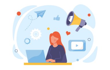 Kadın pazarlamacı konsepti. Hoparlörle dizüstü bilgisayarda oturan genç kız. SMM ve Seo uzmanı iş yerinde. Sosyal ağlarda ve internette promosyon. Çizgi film düz vektör çizimi