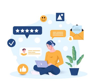 Müşteri desteği için dizüstü bilgisayar kullanan, soyut arka planda sohbet baloncukları, derecelendirme yıldızları, e-posta ve simgelerle çevrili bir kadın. Vektör illüstrasyonu