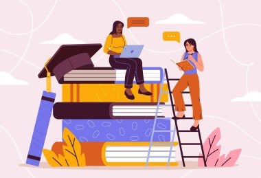 İki kadın devasa bir kitap yığınında öğreniyor, biri okuma, diğeri dizüstü bilgisayar kullanıyor, konuşma baloncukları ve pastel arka planda mezuniyet şapkası var. Eğitim konsepti. Vektör illüstrasyonu