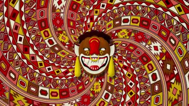 Máscara Tribal Sobre Fondo Espiral Giratorio Animación Bucle — Vídeo de stock