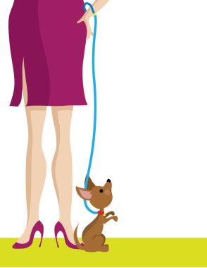 Tasması ve köpeği olan bir kadın.