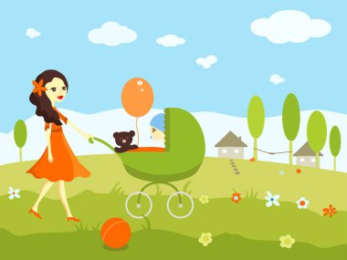 Güneşli çimlerde bebek arabasıyla yürüyen bir kadın.