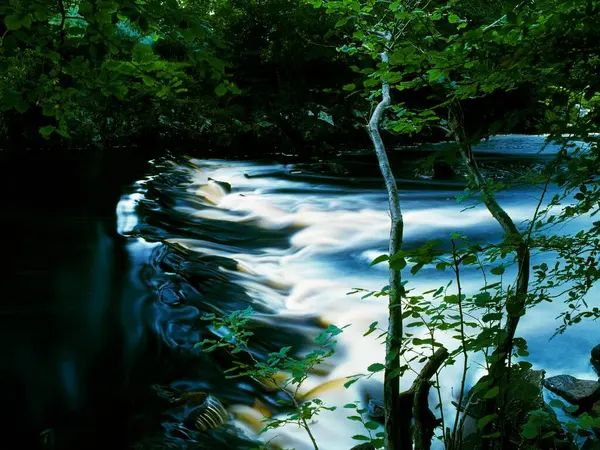 Weir Râul Crana Buncrana Județul Donegal Republica Irlanda Fotografie de stoc