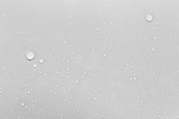 灰色背景上的水滴 — 图库照片