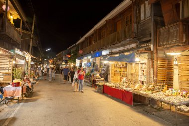 29 Kasım 2024 Chiang Khan Walking Caddesi, Loei, Tayland