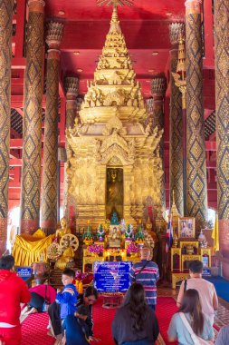 11 Ocak 2025, Wat Phra 'nın başlıca Buda resmi. Lampang Luang, Tayland.