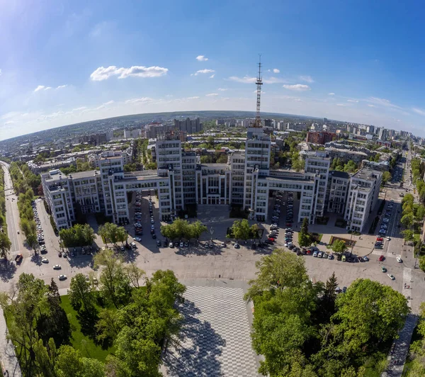 Panorama Powietrza Budynku Derzhprom Niebieską Chmurą Centrum Charkowa Wiosną Ukraina — Zdjęcie stockowe