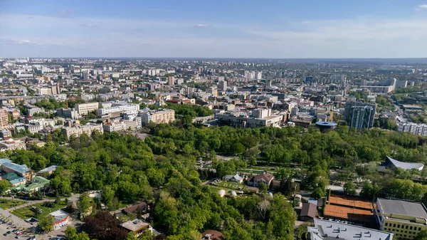 乌克兰哈尔科夫的绿色舍甫琴科城市公园 空中春光灿烂 — 图库照片
