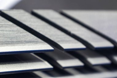 Masaüstü PC ana kartı entegre soğutma sistemi radyatörü yakın plan, bilgisayar donanımı ayrıntıları bileşenleri