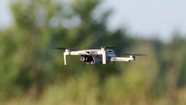 Kharkiv Ucraina Luglio 2021 Dji Mini Drone Volare Nella Natura — Video Stock