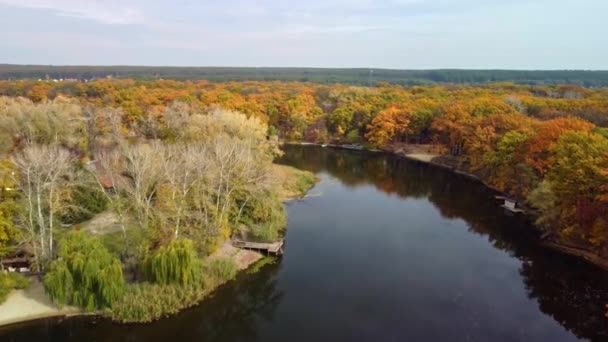Korobovy Hutora Koropove Köyü Sonbahar Ağaçlarıyla Birlikte Nehrin Yukarısında Havadan — Stok video