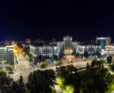 Ukrayna 'nın Kharkiv kentindeki Hava Gecesi Üniversitesi aydınlandı