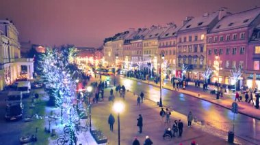 Polonya, Varşova sokaklarında Noel süsleri