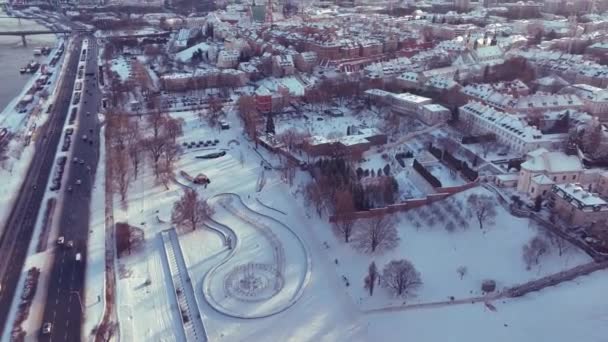 冬のポーランドのワルシャワの航空写真 — ストック動画