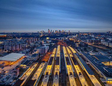 Varşova geceleri gökyüzünden görüldü