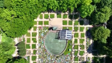 Varşova 'da Royal Lazienki yakınlarında bir gün