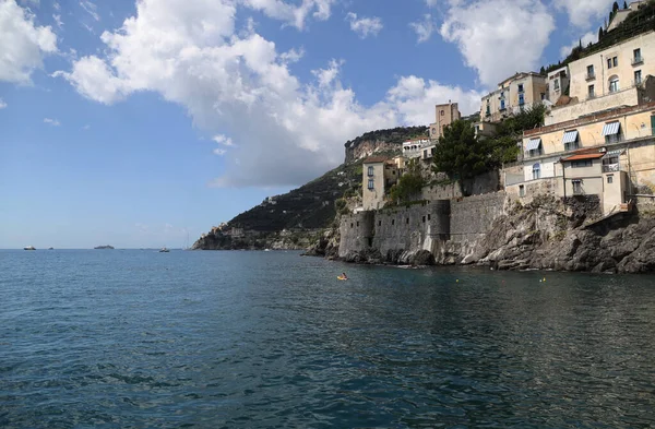 イタリアのアマルフィ海岸にあるみのりの小さな町 高品質の写真 — ストック写真