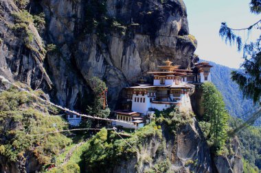 Bhutan 'daki Kaplan Yuvası Tapınağı manzarası. Yüksek kalite fotoğraf