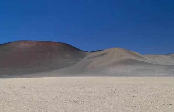 アレゲンティーナの火山の近くのプミスの白い砂丘 高品質の写真 — ストック写真
