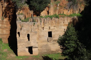 İtalya 'nın Populonia şehrinde Etrüsk mezarlığı. Yüksek kalite fotoğraf
