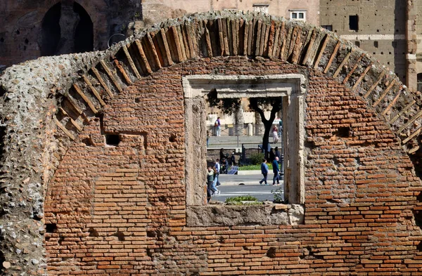 Birodalmi Fórum Ablakának Képkerete Rómában Olaszországban Kiváló Minőségű Fénykép — Stock Fotó