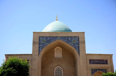 Özbekistan, Taşkent 'teki Kaffal Shashi mozolesinin manzarası. Yüksek kalite fotoğraf