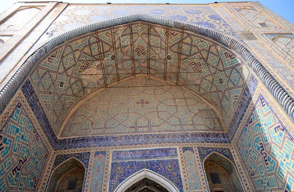 Entrance Decorations Ulugbek Madrasah Samarkand Uzbekistan High Quality Photo — Stock Photo, Image