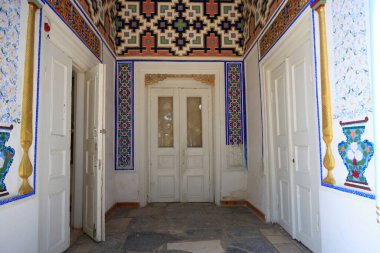 Özbekistan, Buhara 'daki Yaz Sarayı' nın binalarından birine giriş