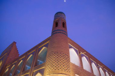 Özbekistan 'ın Khiva kentindeki bir binanın gece detayları. Yüksek kalite fotoğraf