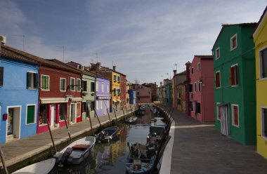 İtalya 'nın Burano adasının karakteristik evleri. Yüksek kalite fotoğraf