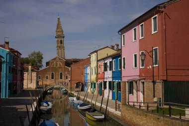 İtalya 'nın Burano adasının karakteristik evleri. Yüksek kalite fotoğraf