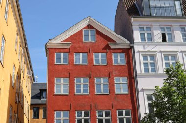 Kopenhag 'ın karakteristik binalarının pastel renkleri. Yüksek kalite fotoğraf