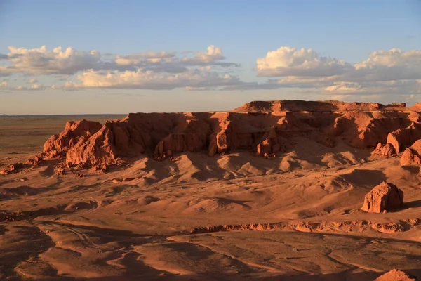 Σχηματισμοί Βράχων Του Bayanzag Φλεγόμενου Βράχου Στο Ηλιοβασίλεμα Μογγολία Υψηλής — Φωτογραφία Αρχείου