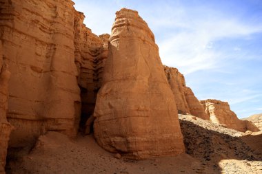 Nemegt Kanyonu, Umnugobi, Moğolistan 'daki kaya oluşumları. Yüksek kalite fotoğraf