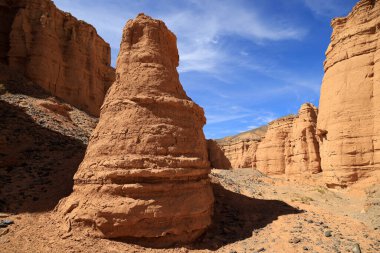 Nemegt Kanyonu, Umnugobi, Moğolistan 'daki kaya oluşumları. Yüksek kalite fotoğraf