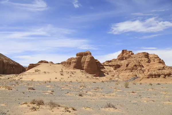 Nemegt Kanyonu, Umnugobi, Moğolistan 'daki kaya oluşumları. Yüksek kalite fotoğraf