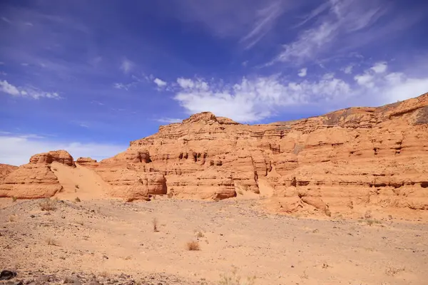 Nemegt Kanyonu, Umnugobi, Moğolistan 'daki kaya oluşumları. Yüksek kalite fotoğraf