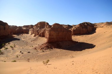 Khermen Tsav Kanyonu, Batı Gobi, Moğolistan 'daki en güzel yerlerden biri. Yüksek kalite fotoğraf