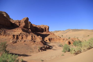 Khermen Tsav Kanyonu, Batı Gobi, Moğolistan 'daki en güzel yerlerden biri. Yüksek kalite fotoğraf