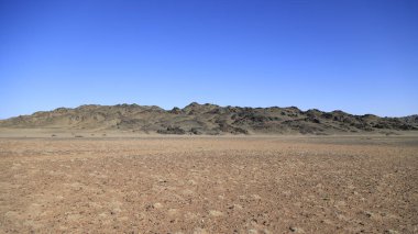 Moğolistan 'ın Bayankhongor ilindeki Altai Gobi Dağları bölgesinde manzara. Yüksek kalite fotoğraf